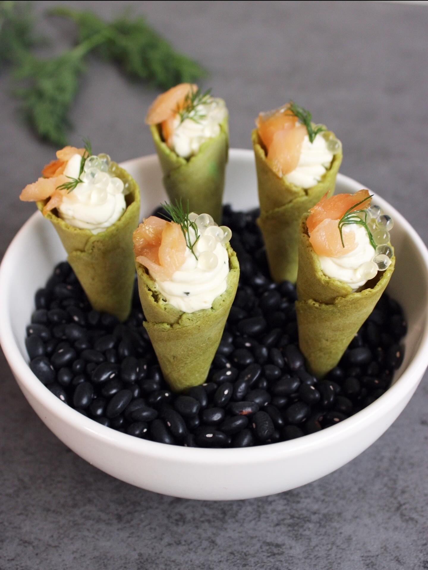 Easy Salmon Cornets 

Small bites, big impact 🎄🧡
Crunchy basil cones filled with creamy herb cheese, smoked salmon, fresh dill & a hint of citrus!

#easyappetizers #christmasbites #salmonlover❤️ #festivefood #instafood